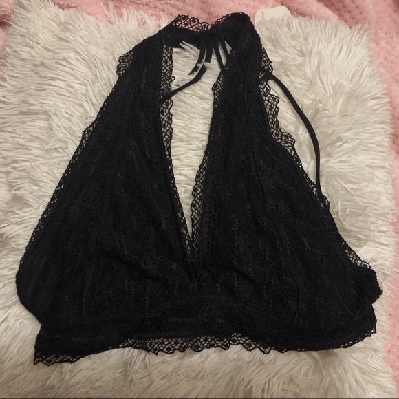 Black bralette with strappy back - Picture 1 of 3